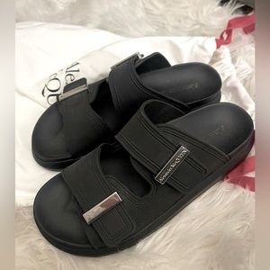 Alexander McQueen Hybrid Slide in Black/Silver